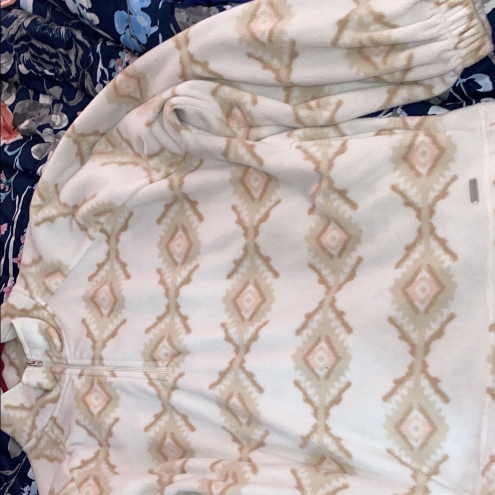 Hollister zip up sweater size Small worn a handful of times just out grew.